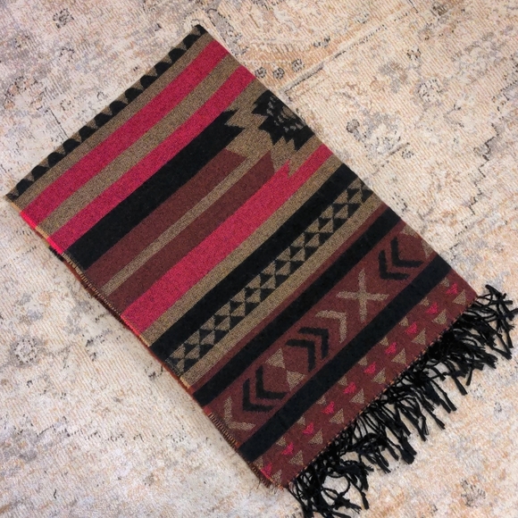 Southwestern design wrap - Picture 2 of 6